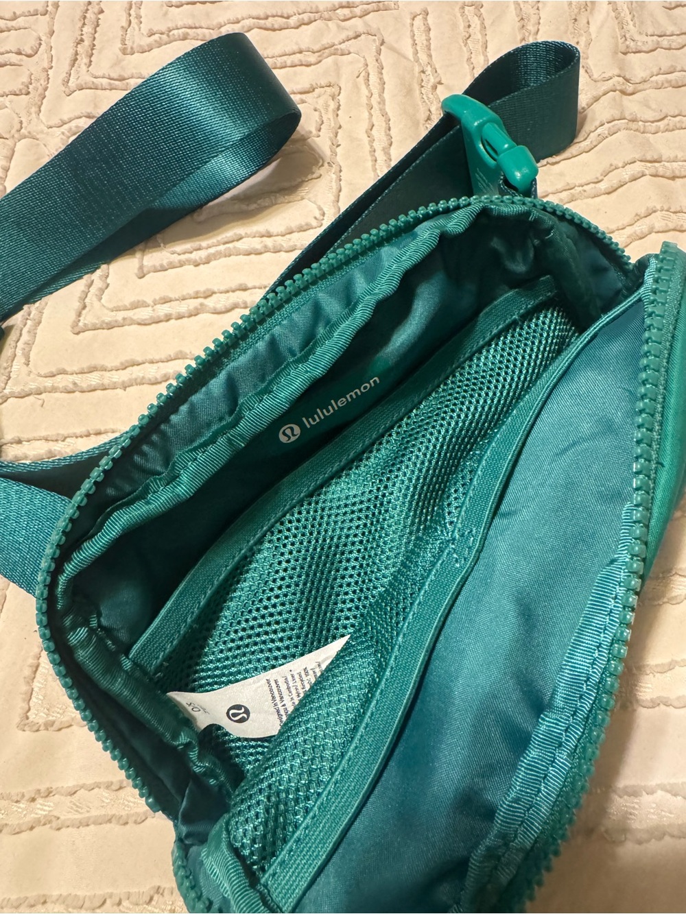 Lululemon Teal Green Crossbody Belt Bag - Picture 3 of 3